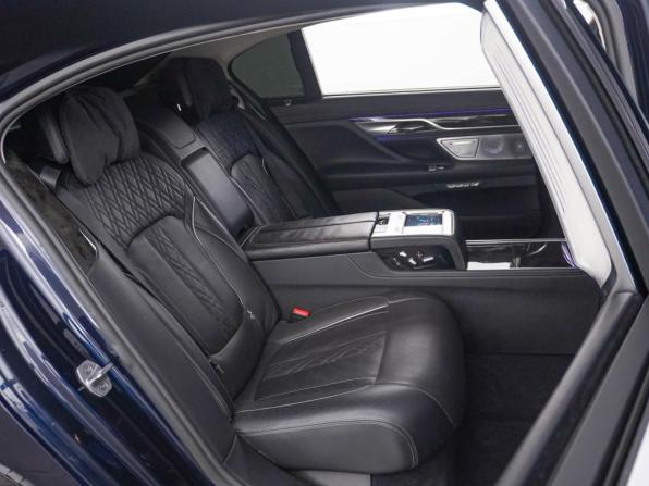BMW 7 серии VI (G11/G12) с пробегом 2016 года, цена 3 349 077 рублей, 122184 км, седан, Автокод Объявления
