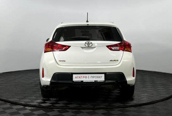 Toyota Auris II с пробегом 2013 года, цена 990 000 рублей, 236949 км, хэтчбек, Автокод Объявления