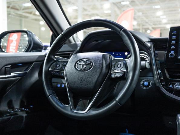 Toyota Camry VIII (XV70) Рестайлинг с пробегом 2021 года, цена 3 350 000 рублей, 51751 км, седан, Автокод Объявления