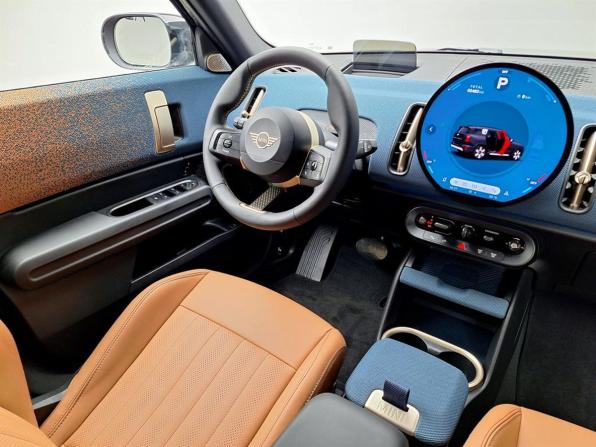 Mini Countryman III с пробегом 2024 года, цена 5 930 000 рублей, 5598 км, внедорожник, Автокод Объявления