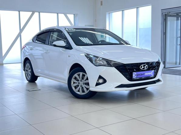 Hyundai Solaris II Рестайлинг с пробегом 2021 года, цена 1 699 000 рублей, 54345 км, седан, Автокод Объявления