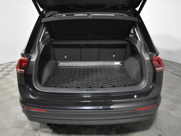 Volkswagen Tiguan II с пробегом 2018 года, цена 1 899 000 рублей, 150010 км, внедорожник, Автокод Объявления