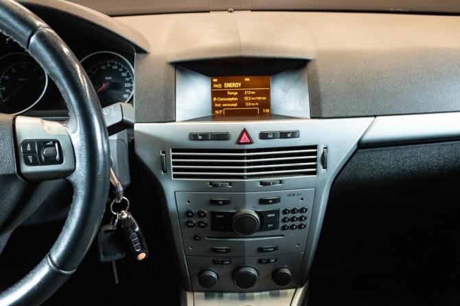 Opel Astra H Рестайлинг с пробегом 2012 года, цена 709 000 рублей, 209037 км, универсал, Автокод Объявления