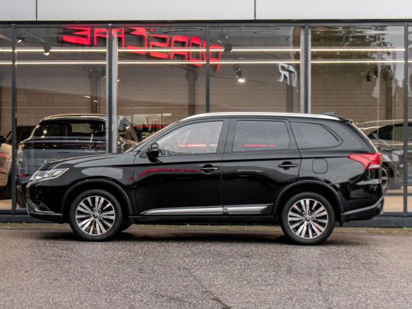 Mitsubishi Outlander III Рестайлинг 2 с пробегом 2018 года, цена 1 587 000 рублей, 100099 км, внедорожник, Автокод Объявления