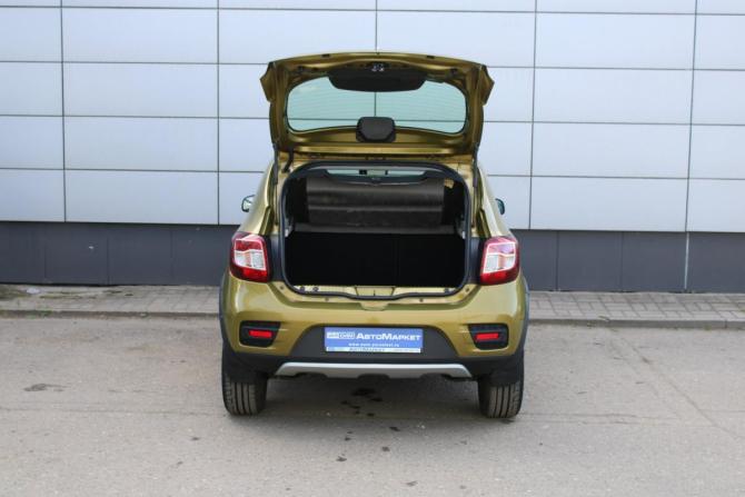 Renault Sandero II с пробегом 2015 года, цена 1 059 000 рублей, 76065 км, хэтчбек, Автокод Объявления