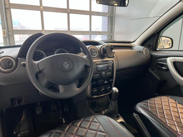 Renault Duster I с пробегом 2014 года, цена 649 000 рублей, 247276 км, внедорожник, Автокод Объявления
