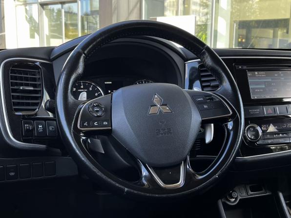 Mitsubishi Outlander III Рестайлинг 2 с пробегом 2015 года, цена 1 940 000 рублей, 144026 км, внедорожник, Автокод Объявления