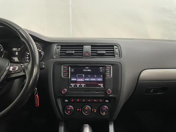 Volkswagen Jetta VI Рестайлинг с пробегом 2016 года, цена 1 240 000 рублей, 183665 км, седан, Автокод Объявления