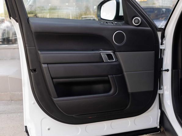 Land Rover Range Rover Sport II с пробегом 2017 года, цена 3 700 000 рублей, 208770 км, внедорожник, Автокод Объявления