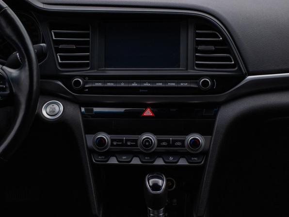 Hyundai Elantra VI (AD) Рестайлинг с пробегом 2019 года, цена 1 860 000 рублей, 43631 км, седан, Автокод Объявления