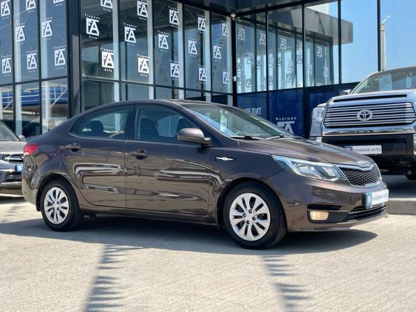 Kia Rio III Рестайлинг с пробегом 2016 года, цена 880 000 рублей, 155000 км, седан, Автокод Объявления