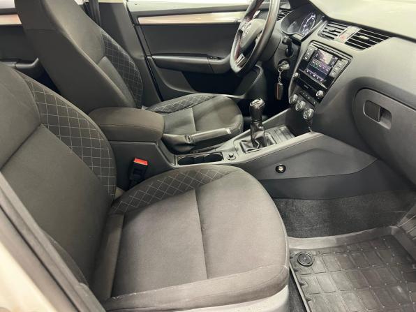 Skoda Octavia III (A7) Рестайлинг с пробегом 2019 года, цена 1 650 000 рублей, 110000 км, лифтбек, Автокод Объявления