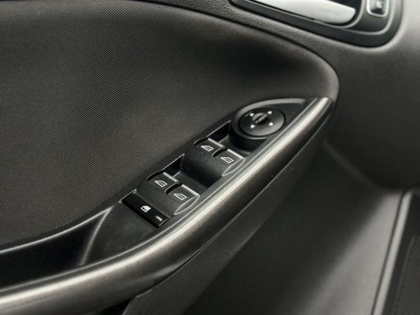 Ford Focus III Рестайлинг с пробегом 2017 года, цена 1 220 000 рублей, 97799 км, хэтчбек, Автокод Объявления