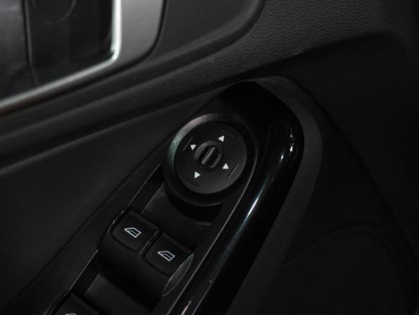 Ford Fiesta Mk6 Рестайлинг с пробегом 2015 года, цена 949 000 рублей, 114315 км, хэтчбек, Автокод Объявления