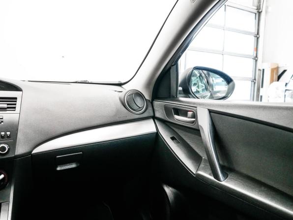 Mazda 3 II (BL) Рестайлинг с пробегом 2012 года, цена 939 000 рублей, 134248 км, седан, Автокод Объявления