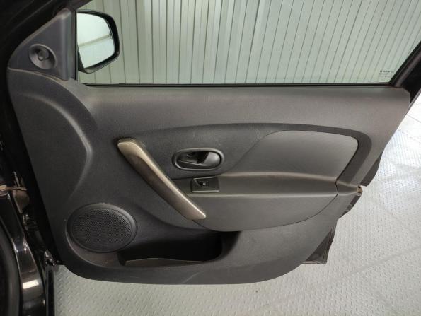 Renault Sandero II с пробегом 2015 года, цена 595 000 рублей, 91231 км, хэтчбек, Автокод Объявления