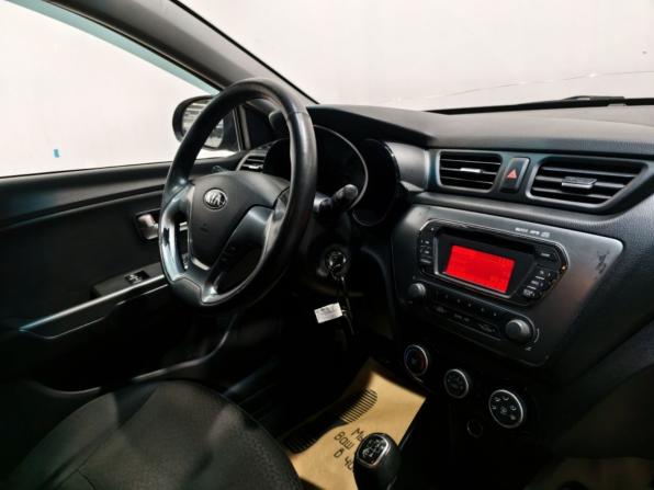 Kia Rio III Рестайлинг с пробегом 2015 года, цена 825 000 рублей, 172343 км, седан, Автокод Объявления