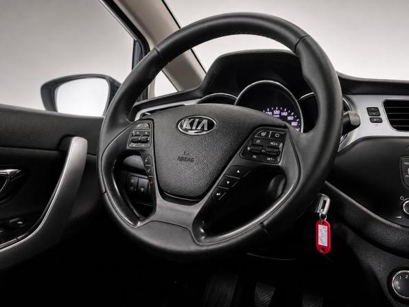 Kia Ceed II с пробегом 2014 года, цена 1 030 000 рублей, 128582 км, хэтчбек, Автокод Объявления