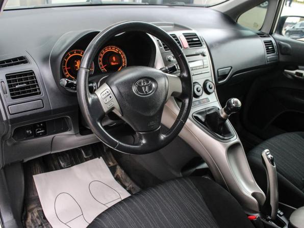 Toyota Auris I с пробегом 2008 года, цена 597 000 рублей, 196000 км, хэтчбек, Автокод Объявления