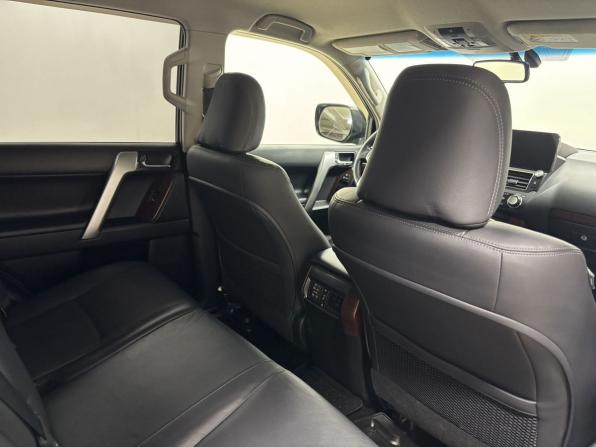 Toyota Land Cruiser Prado 150 Series Рестайлинг 1 с пробегом 2017 года, цена 3 987 000 рублей, 149838 км, внедорожник, Автокод Объявления
