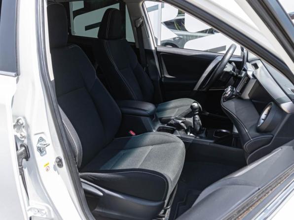 Toyota RAV4 IV (XA40) Рестайлинг с пробегом 2017 года, цена 1 598 000 рублей, 141229 км, внедорожник, Автокод Объявления