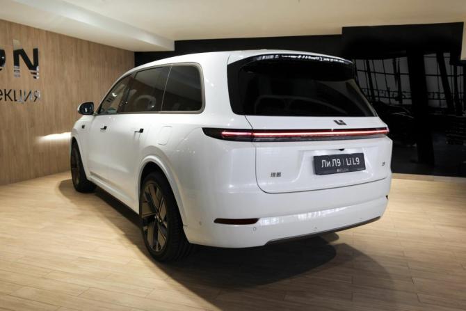 Новый Li Auto (Lixiang) L9 I Рестайлинг 2025 года, цена 11 990 000 рублей, внедорожник, Автокод Объявления