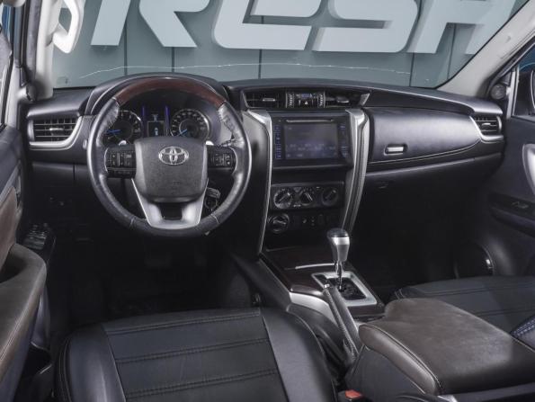 Toyota Fortuner II с пробегом 2018 года, цена 3 248 500 рублей, 139989 км, внедорожник, Автокод Объявления