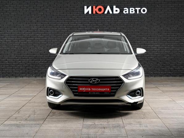 Hyundai Solaris II с пробегом 2018 года, цена 1 300 000 рублей, 72205 км, седан, Автокод Объявления