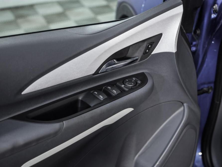 Chevrolet Bolt I Санкт-Петербург  - изображение 20