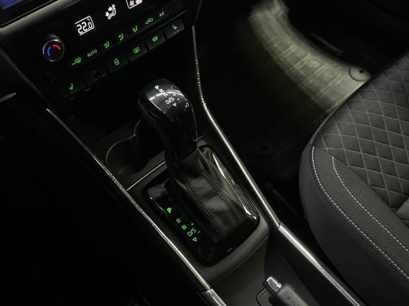Skoda Rapid I с пробегом 2016 года, цена 1 050 000 рублей, 114650 км, лифтбек, Автокод Объявления