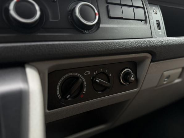 Volkswagen Transporter T6 с пробегом 2016 года, цена 2 199 000 рублей, 123592 км, минивэн, Автокод Объявления