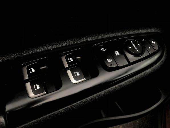 Kia Rio IV Рестайлинг с пробегом 2021 года, цена 1 584 500 рублей, 98585 км, хэтчбек, Автокод Объявления