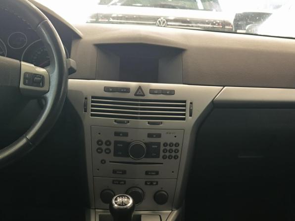 Opel Astra H Рестайлинг с пробегом 2013 года, цена 550 000 рублей, 131944 км, седан, Автокод Объявления