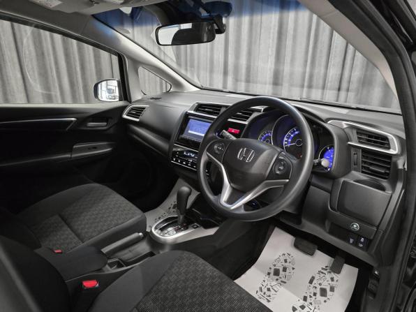 Honda Fit III с пробегом 2016 года, цена 1 260 000 рублей, 32300 км, хэтчбек, Автокод Объявления
