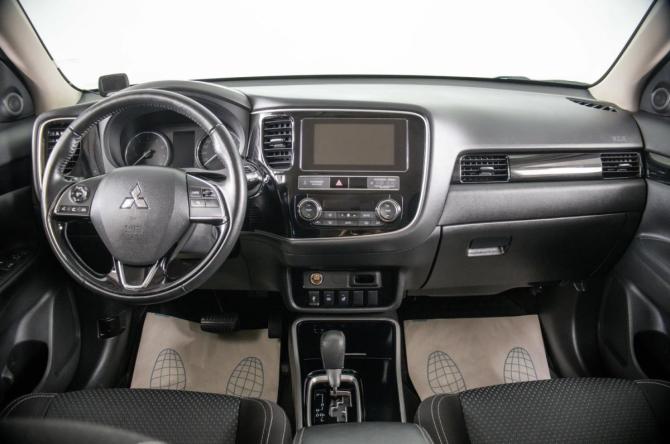 Mitsubishi Outlander III Рестайлинг 3 с пробегом 2019 года, цена 2 049 000 рублей, 161000 км, внедорожник, Автокод Объявления