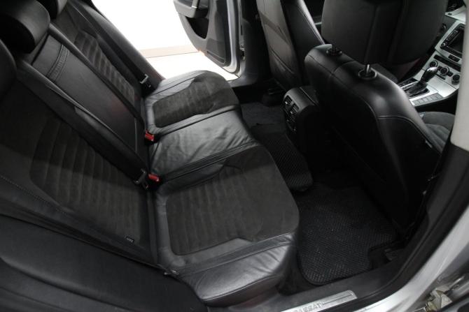 Volkswagen Passat B7 с пробегом 2013 года, цена 1 200 000 рублей, 228000 км, универсал, Автокод Объявления