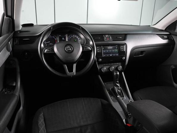 Skoda Octavia III (A7) Рестайлинг с пробегом 2019 года, цена 1 199 000 рублей, 135440 км, лифтбек, Автокод Объявления