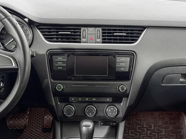Skoda Octavia III (A7) с пробегом 2015 года, цена 952 000 рублей, 289114 км, лифтбек, Автокод Объявления