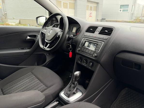 Volkswagen Polo V Рестайлинг с пробегом 2016 года, цена 945 000 рублей, 116000 км, седан, Автокод Объявления