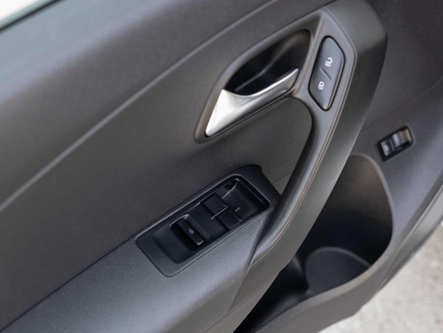 Volkswagen Polo V Рестайлинг Новосибирск  - изображение 15