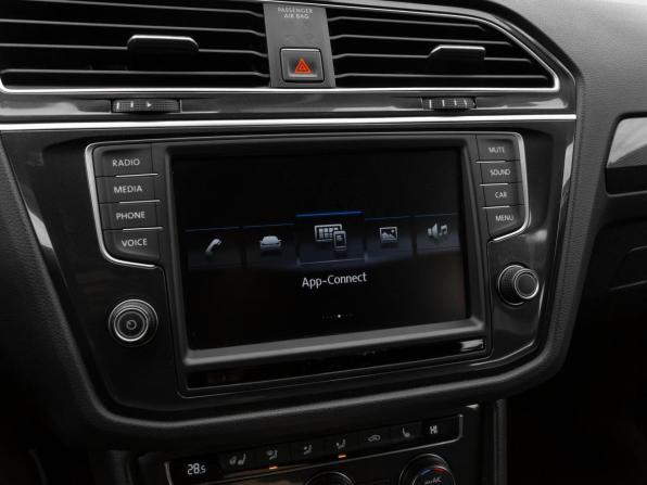 Volkswagen Tiguan II с пробегом 2017 года, цена 2 380 000 рублей, 159097 км, внедорожник, Автокод Объявления