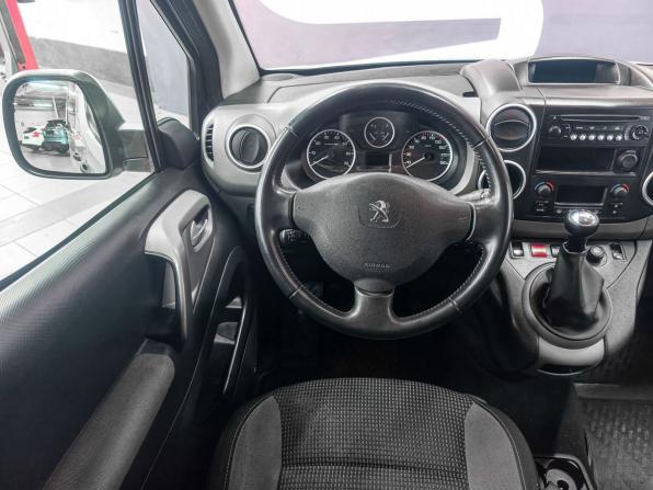 Peugeot Partner II Рестайлинг 2 с пробегом 2016 года, цена 1 149 900 рублей, 170000 км, компактвэн, Автокод Объявления