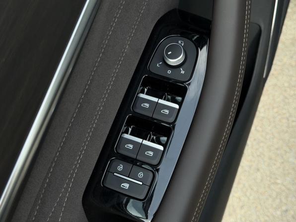 Geely Monjaro I Рестайлинг 2 с пробегом 2026 года, цена 3 950 000 рублей, 25 км, внедорожник, Автокод Объявления