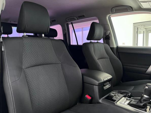 Toyota Land Cruiser Prado 150 Series Рестайлинг 2 с пробегом 2019 года, цена 4 950 000 рублей, 104000 км, внедорожник, Автокод Объявления