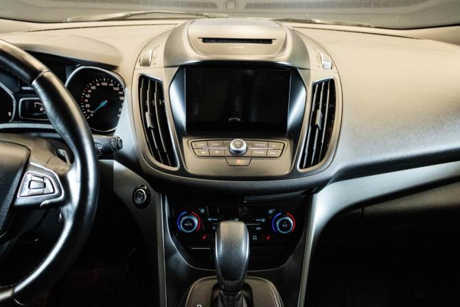 Ford Kuga II Рестайлинг с пробегом 2018 года, цена 1 780 000 рублей, 168580 км, внедорожник, Автокод Объявления