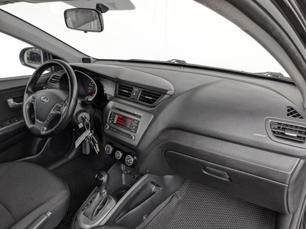 Kia Rio III Рестайлинг с пробегом 2017 года, цена 1 280 000 рублей, 95773 км, седан, Автокод Объявления