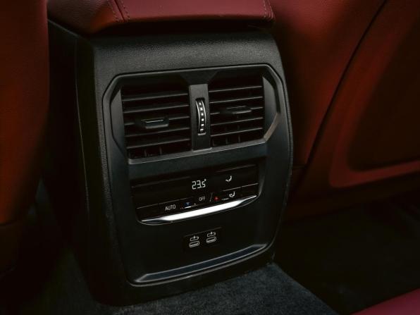 BMW 3 серии VII (G2x) Рестайлинг 2 с пробегом 2025 года, цена 5 415 000 рублей, 255 км, седан, Автокод Объявления