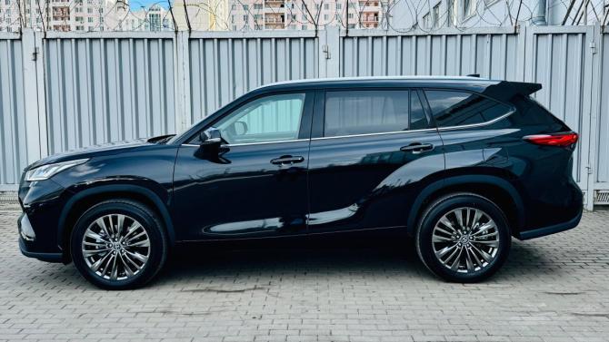 Toyota Highlander IV (XU70) с пробегом 2026 года, цена 5 577 000 рублей, 5 км, внедорожник, Автокод Объявления
