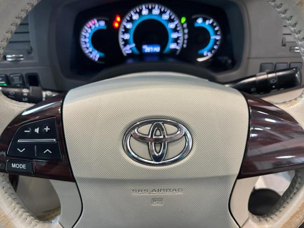 Toyota ISis I Рестайлинг с пробегом 2011 года, цена 999 000 рублей, 207143 км, минивэн, Автокод Объявления