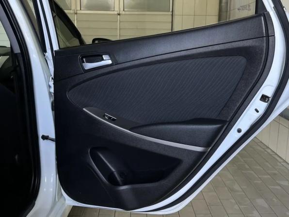 Hyundai Solaris I Рестайлинг с пробегом 2015 года, цена 1 149 000 рублей, 118344 км, седан, Автокод Объявления